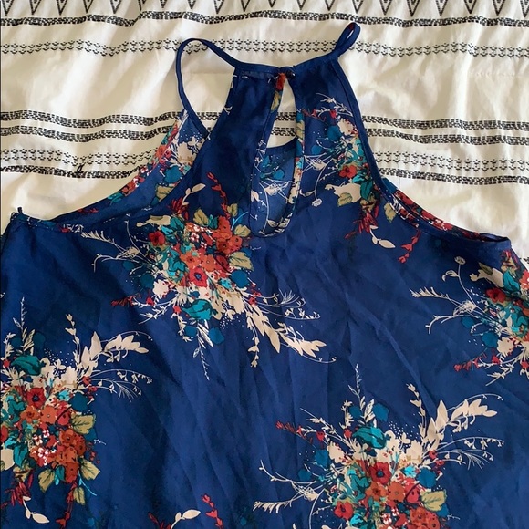 Top - Picture 2 of 2